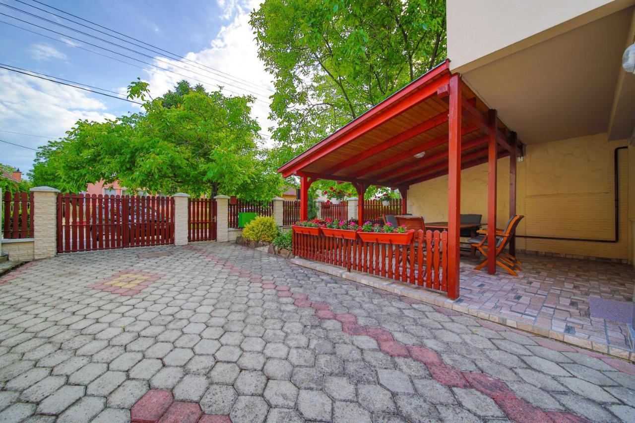 Maria Apartman Hajduszoboszlo Ngoại thất bức ảnh