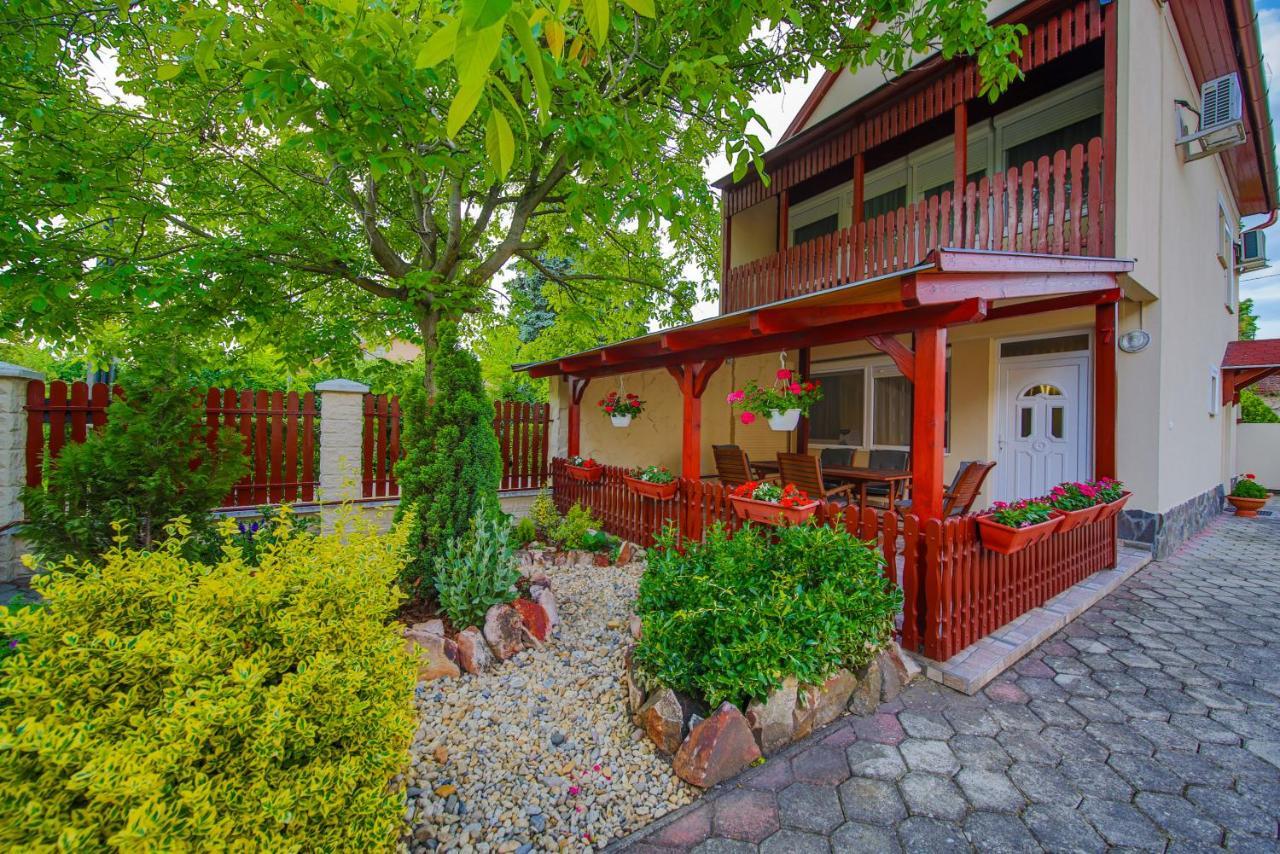 Maria Apartman Hajduszoboszlo Ngoại thất bức ảnh